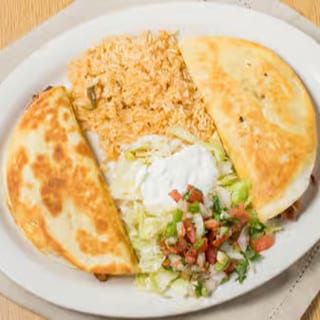 331A-Quesadilla Guacamayas